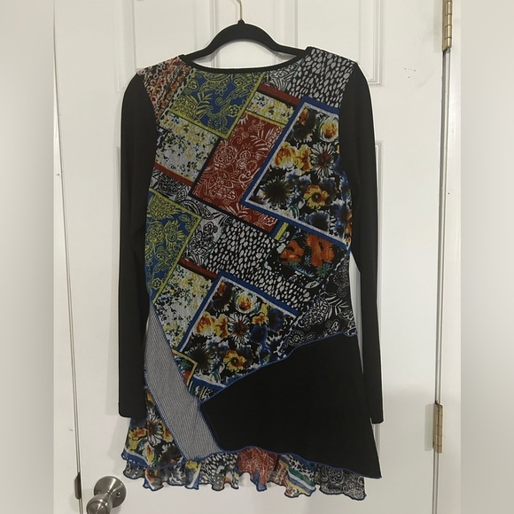 Radzoli Tunic Top - Picture 3 of 10